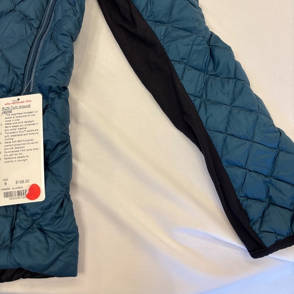 Lululemon RUN: Turnaround Jacket NWT size 8 - Picture 6 of 6